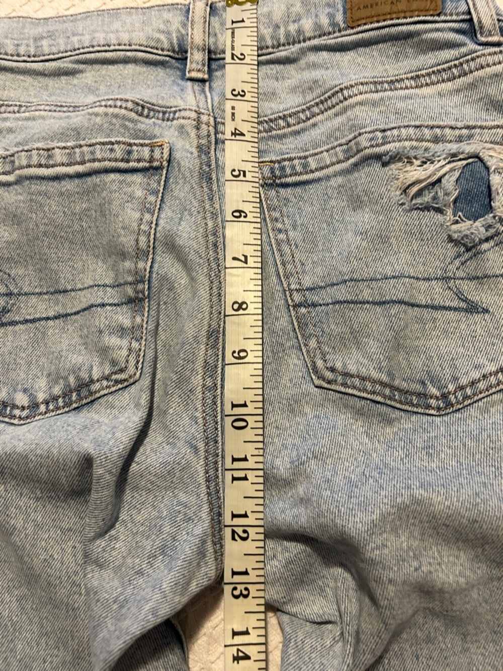 AEO Light Wash Distressed Jeans - Picture 9 of 9